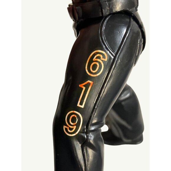 WWE Wrestling 2005 Rey Mysterio Action Figure By JAKKS Pacific - Picture 11 of 15